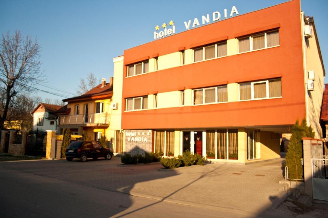 טימישוארה Hotel Vandia מראה חיצוני תמונה