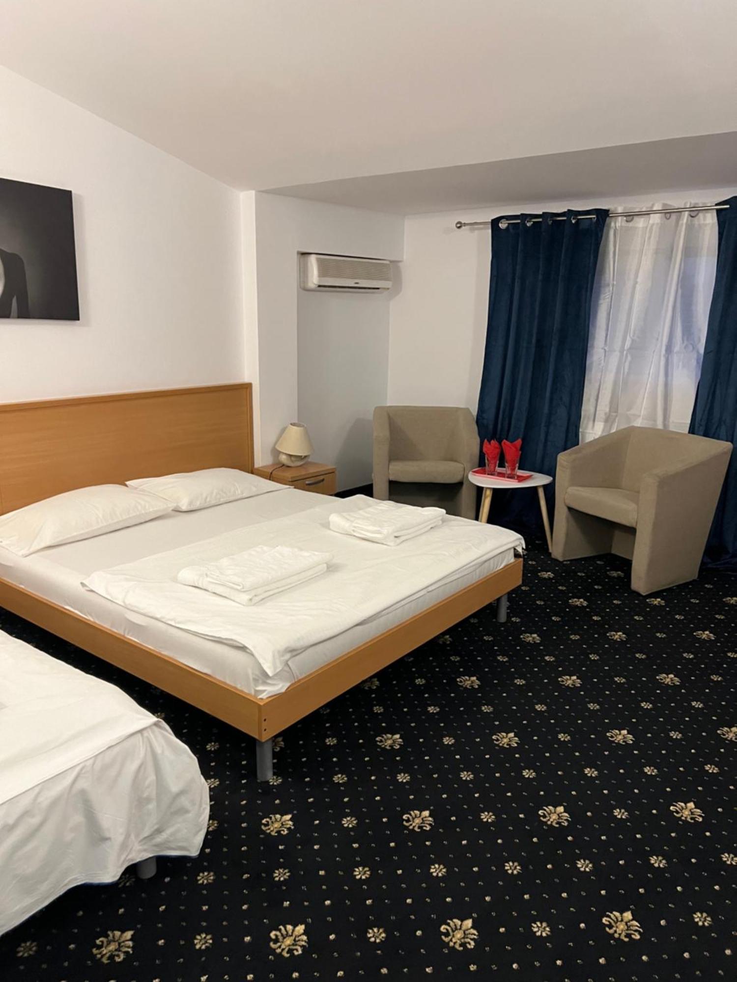 טימישוארה Hotel Vandia מראה חיצוני תמונה