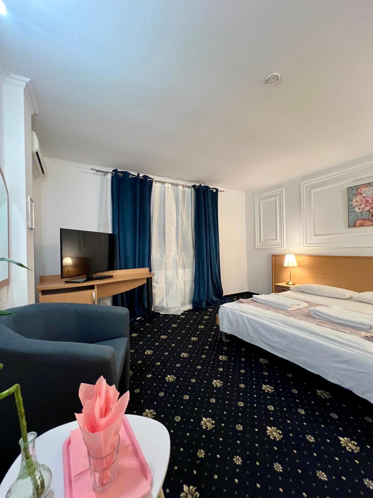 טימישוארה Hotel Vandia מראה חיצוני תמונה